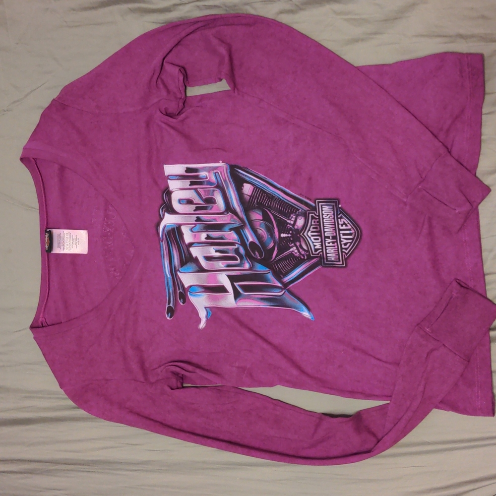 Harley Davidson Pink V-Neck Long Sleeve. Size Small. NWOT